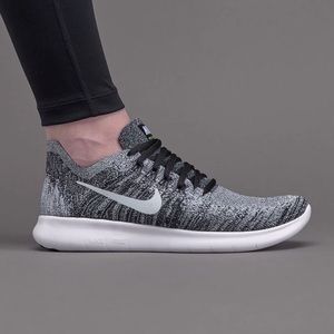 Nike flyknit shoes
